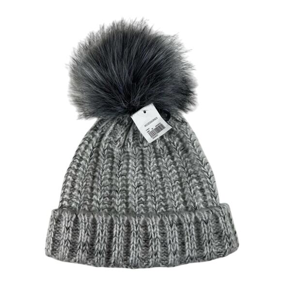 Cato NWT Gray Cozy Ribbed Knit Beanie - Picture 1 of 5